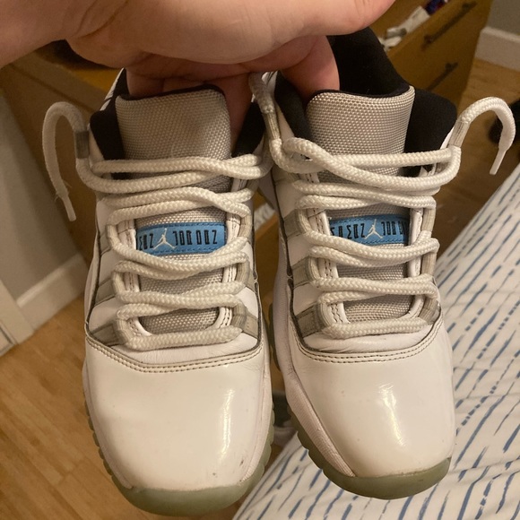 Size 6.5y Jordan 11 “Legend Blue” Low Top - Picture 3 of 6